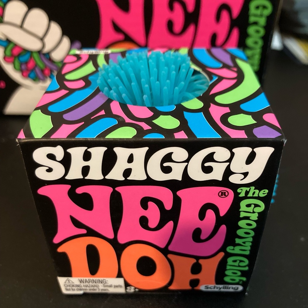 HOT NeeDoh SHAGGY Groovy Glob! NEE DOH Squishy VIRAL Fuzzy Ball blue - Picture 2 of 3